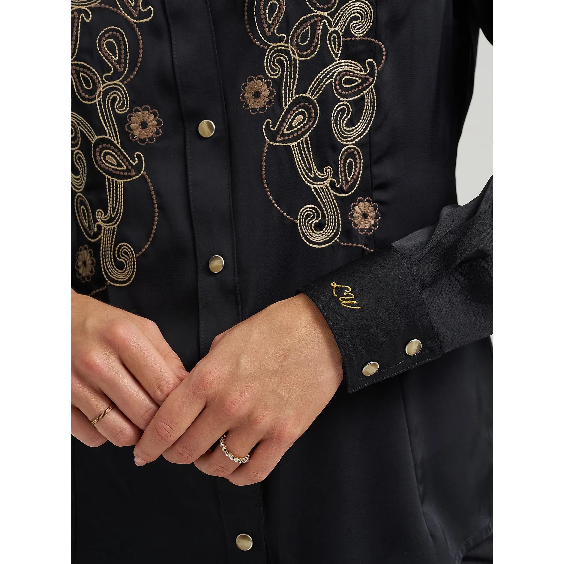 Women's Wrangler x Lainey Wilson Satin Embroidery Western Snap Shirt-Black