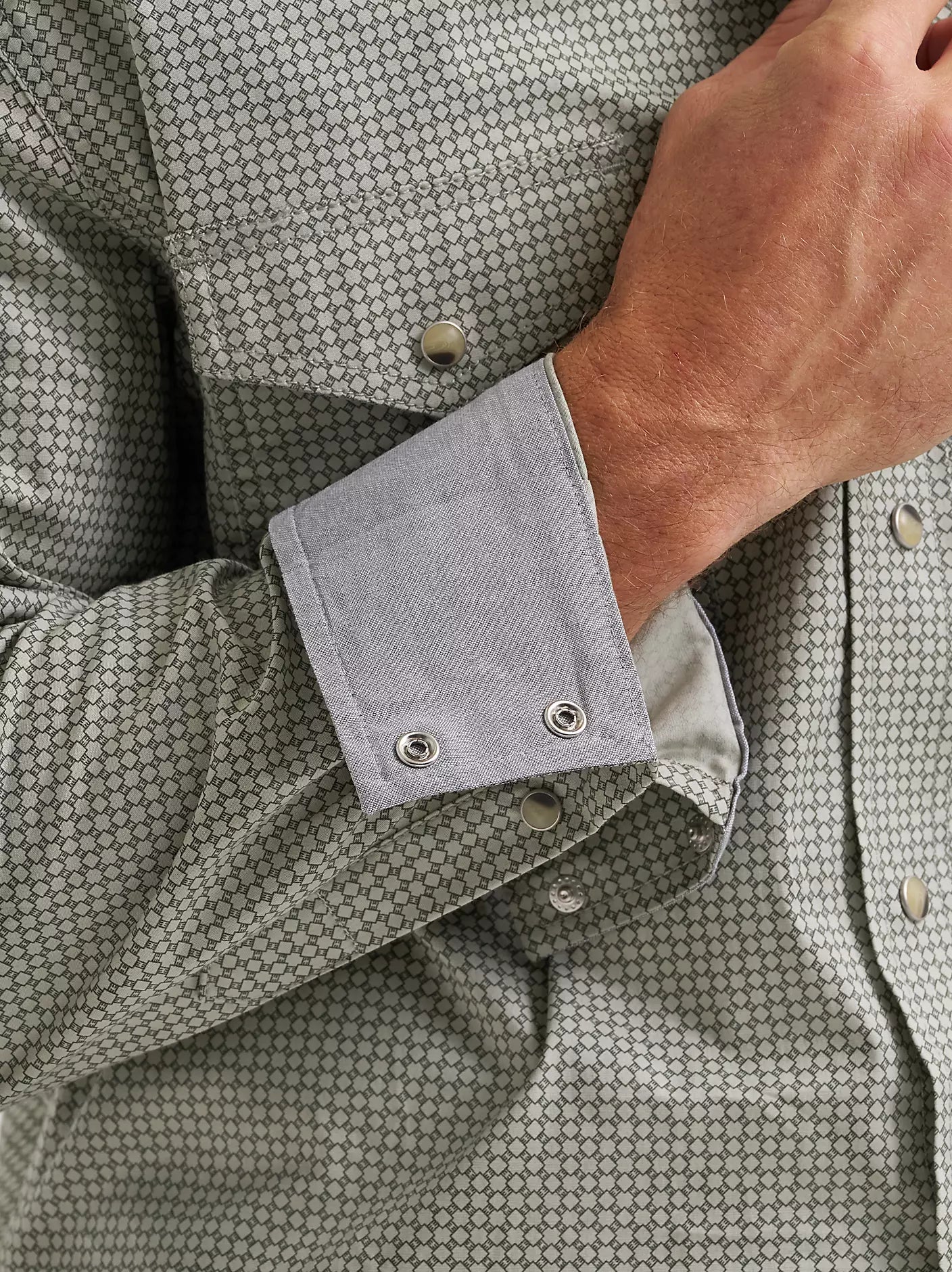 Men's Wrangler 20X Competition Advanced Comfort Long Sleeve Two Pocket Western Snap Shirt-Olive Minis