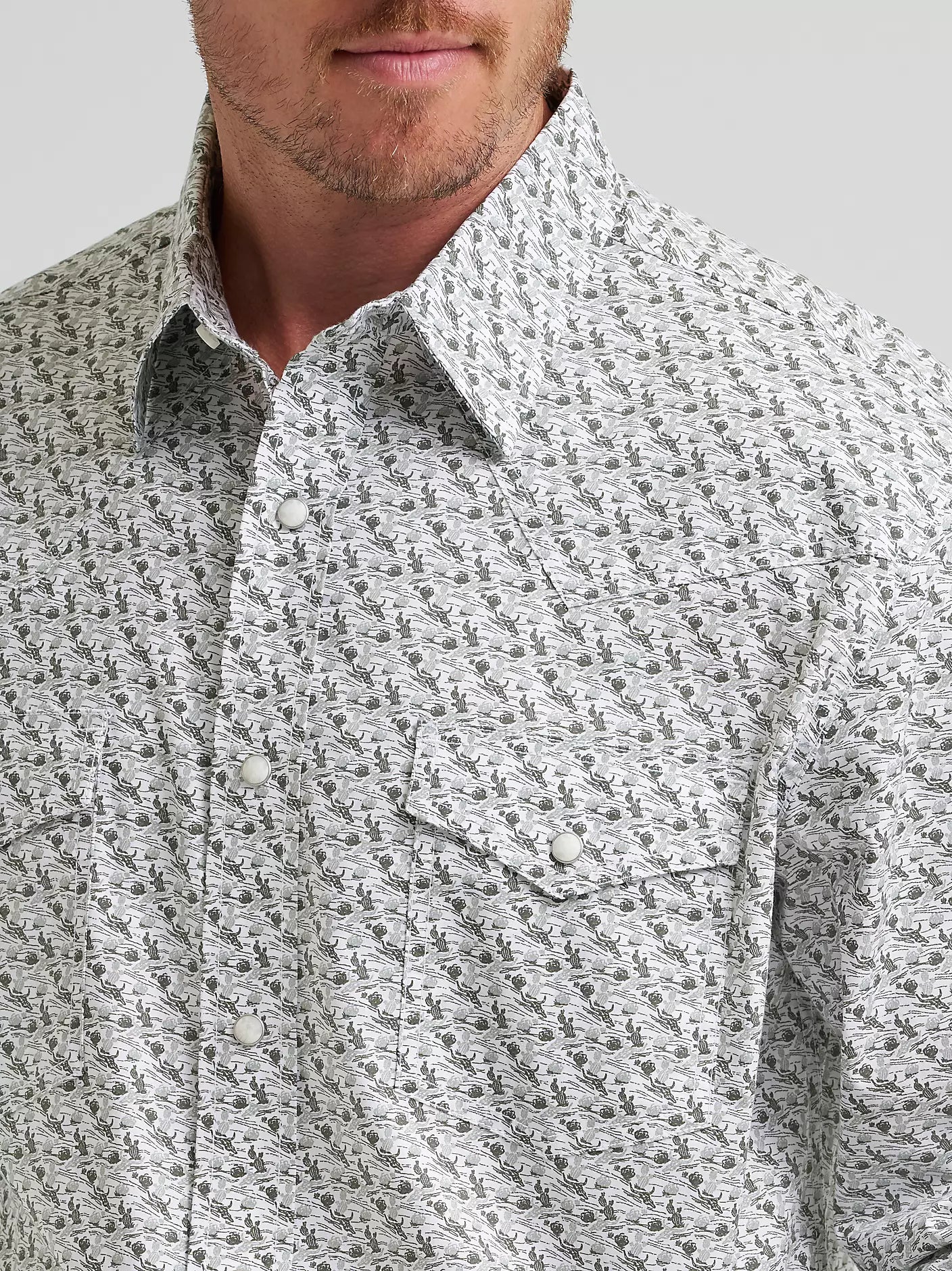 Men's Wrangler 20X Competition Advanced Comfort Long Sleeve Two Pocket Western Snap Shirt-Olive Cacti