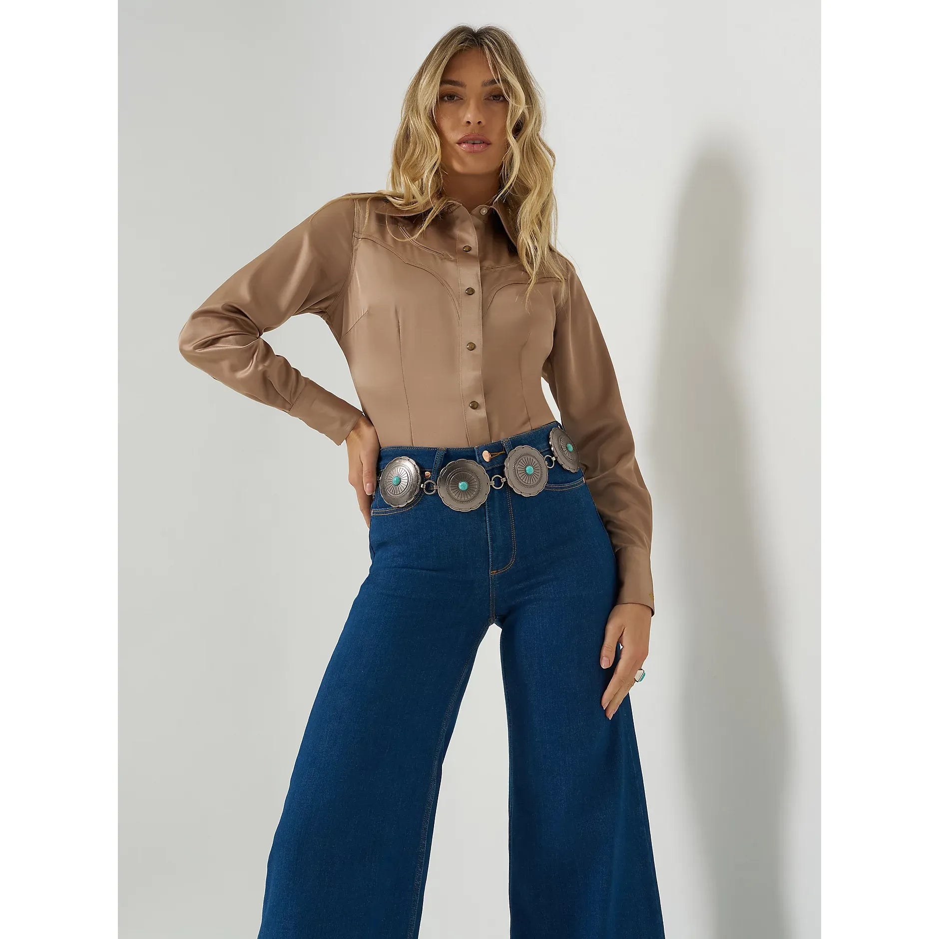 Women's Wrangler x Lainey Wilson Glam Satin Western Snap Shirt-Gold