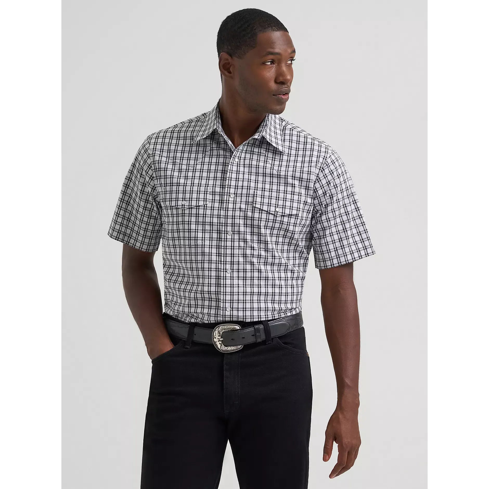 Men's Wrangler Wrinkle Resist Short Sleeve Western Snap Plaid Shirt-Black Window - CWesternwear
