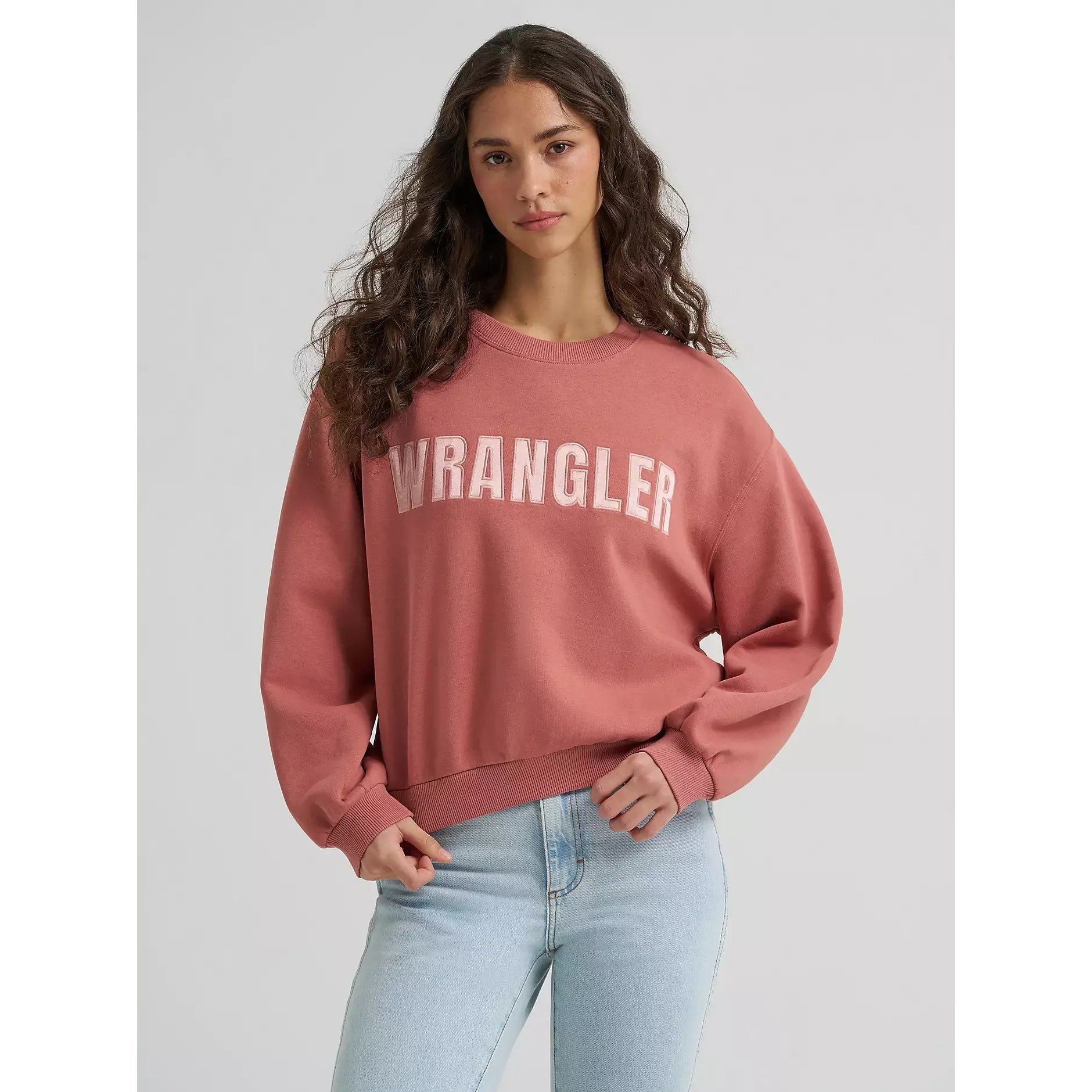 Women's Wrangler Logo Canyon Crew Pullover-Withered Rose - CWesternwear