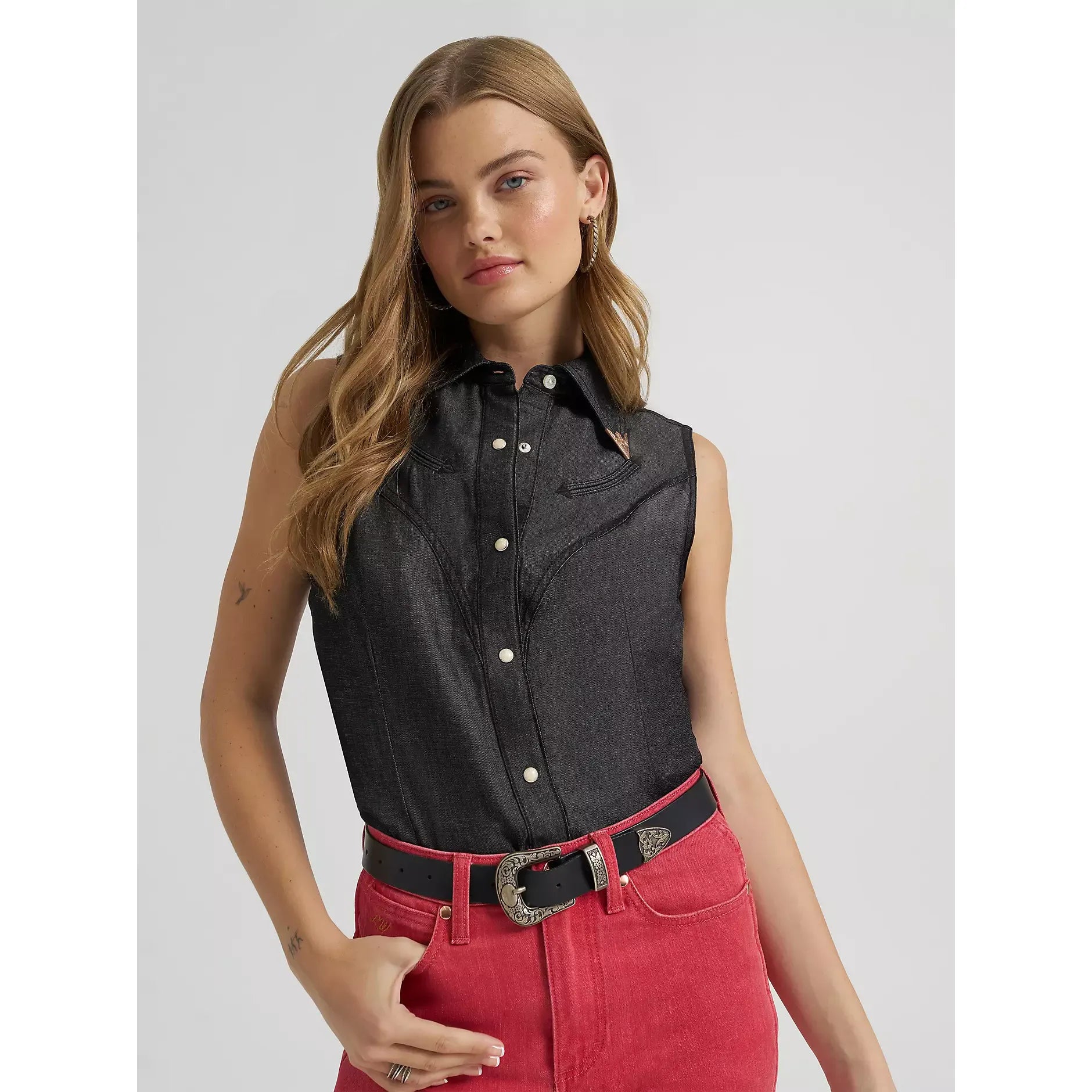 Women's Wrangler Lainey Wilson x Wrangler Black Denim Sleeveless Shirt