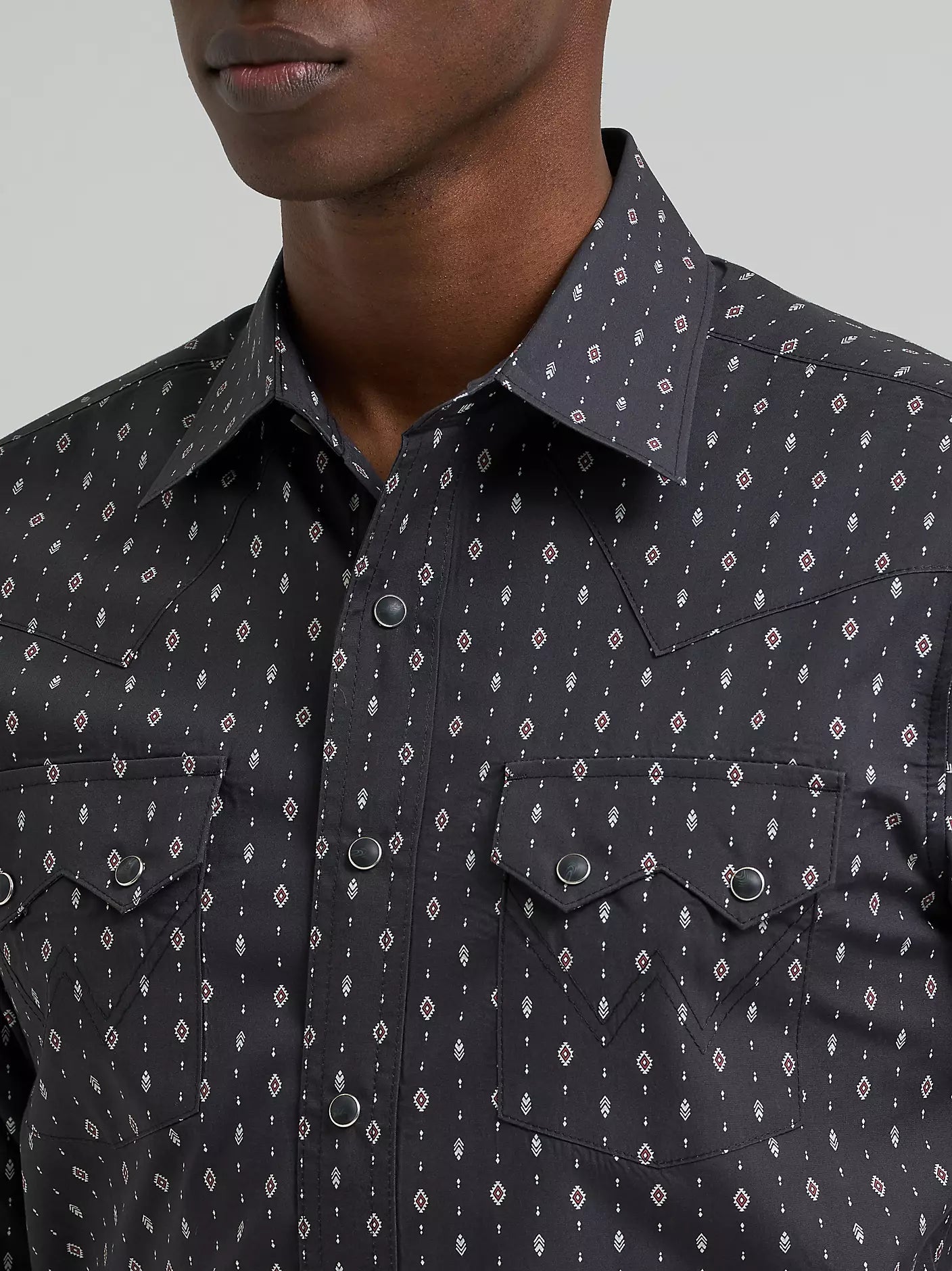 Men's Wrangler Retro® Long Sleeve Sawtooth Snap Pocket Western Shirt-Obsidian Chain