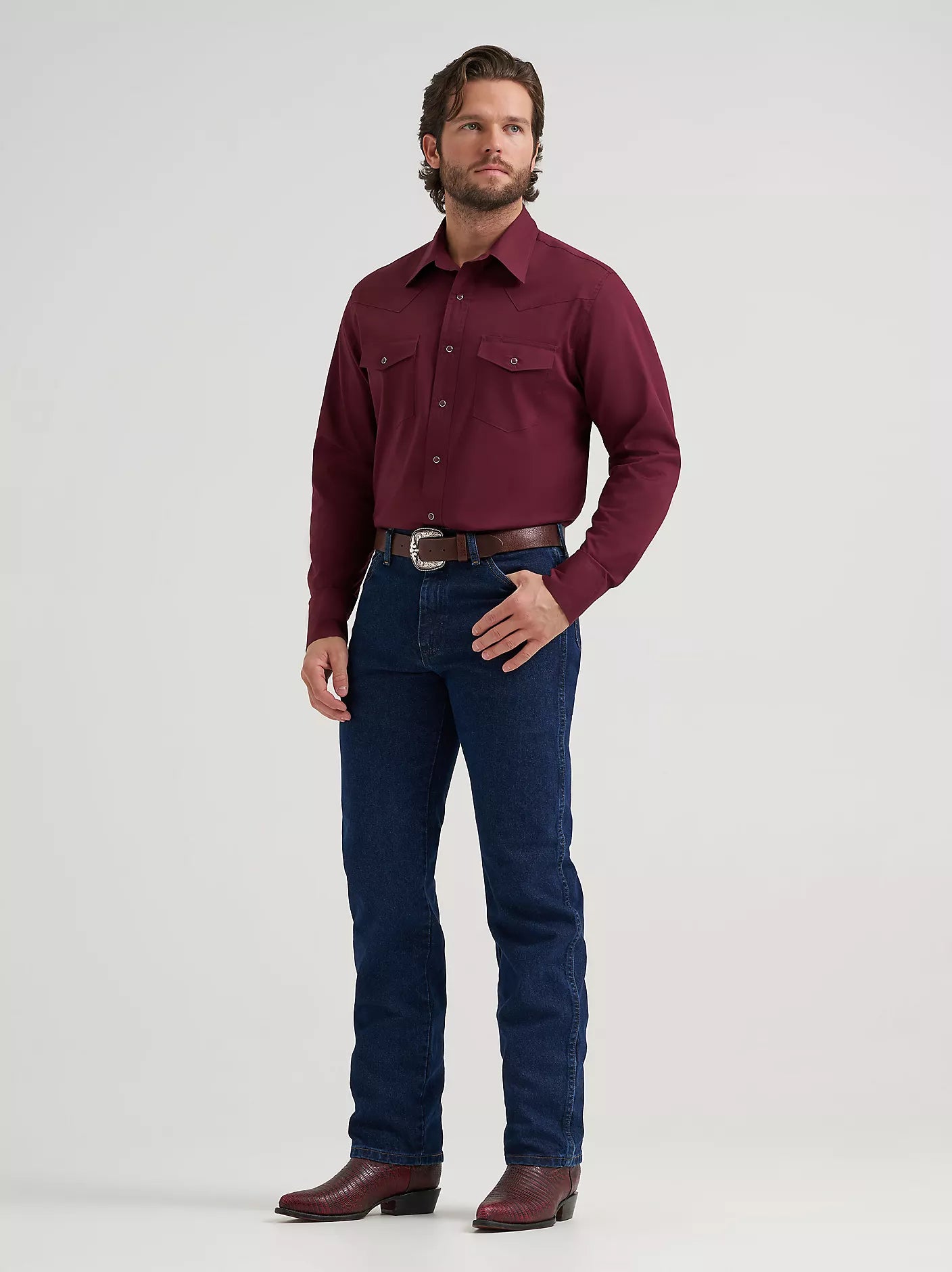 Men's Wrangler® Long Sleeve Solid Broadcloth Western Snap Shirt-Burgundy