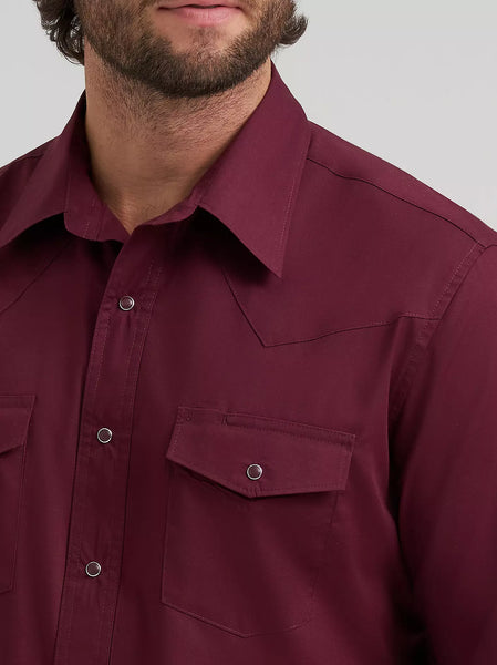 Men's Wrangler® Long Sleeve Solid Broadcloth Western Snap Shirt-Burgundy