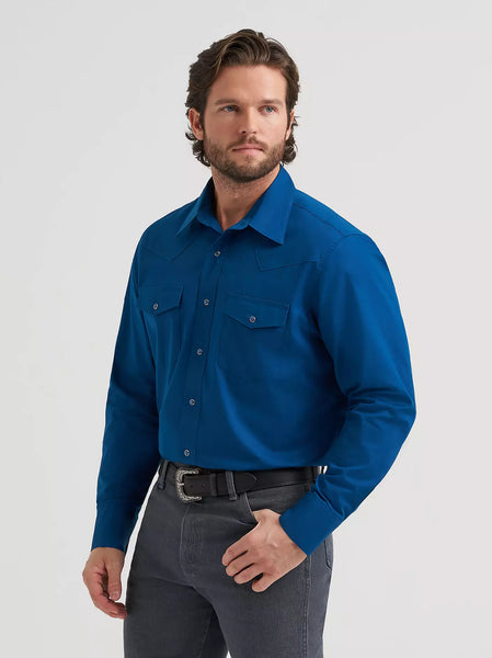 Men's Wrangler® Long Sleeve Solid Broadcloth Western Snap Shirt-Blue