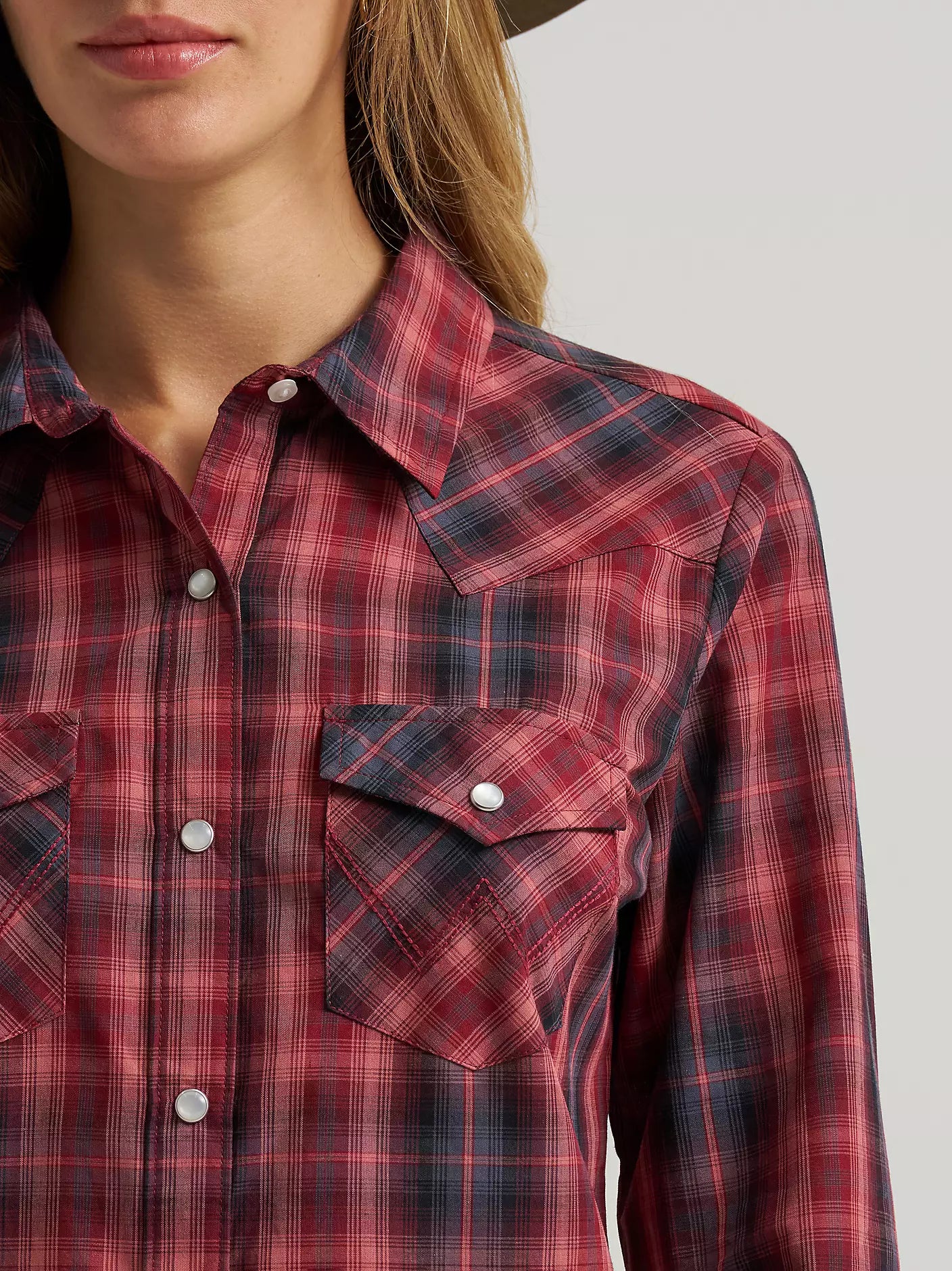 Women's Wrangler Essential Western Snap Shirt-Port