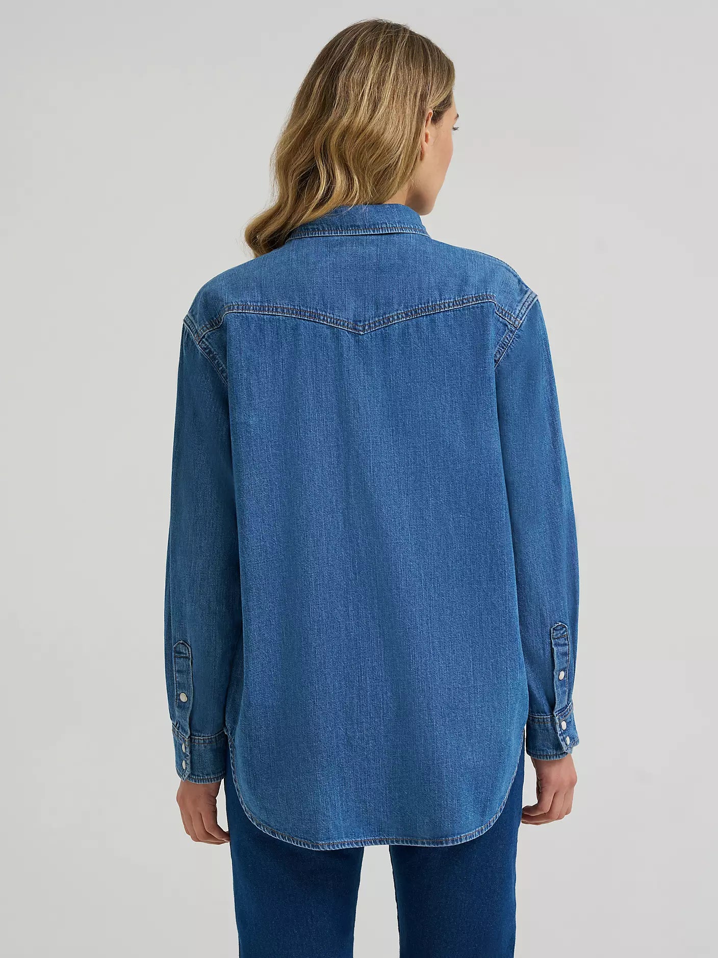 Women's Wrangler Horses Boyfriend Western Snap Shirt-Denim