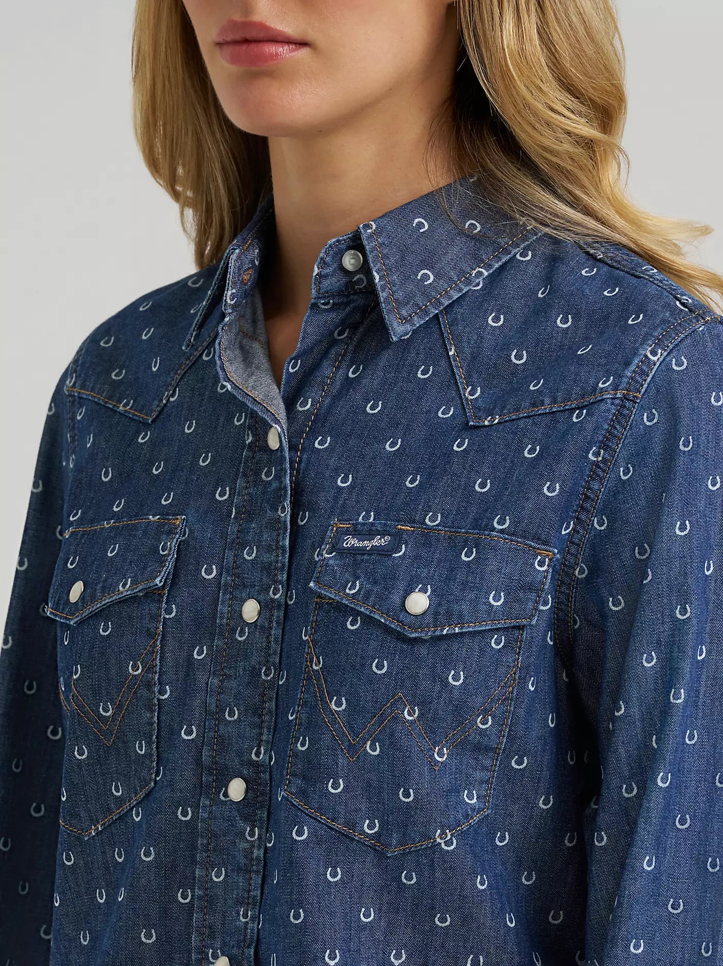 Women's Wrangler Printed Vintage Fit Snap Shirt-Denim - CWesternwear