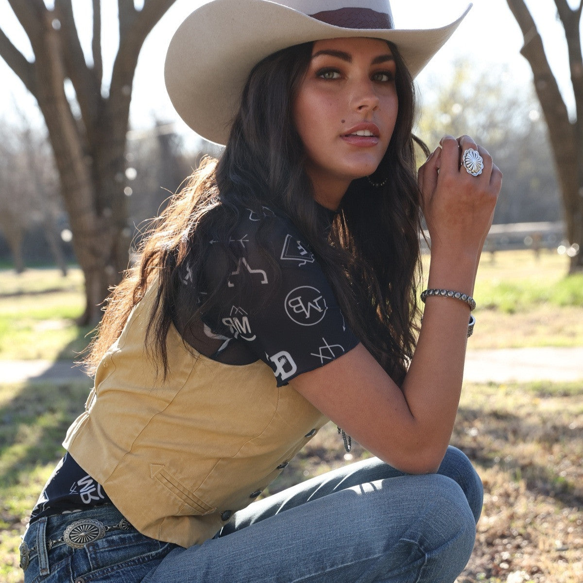 Women's Cruel Denim Cotton Twill Cropped Vest-Gold - CWesternwear